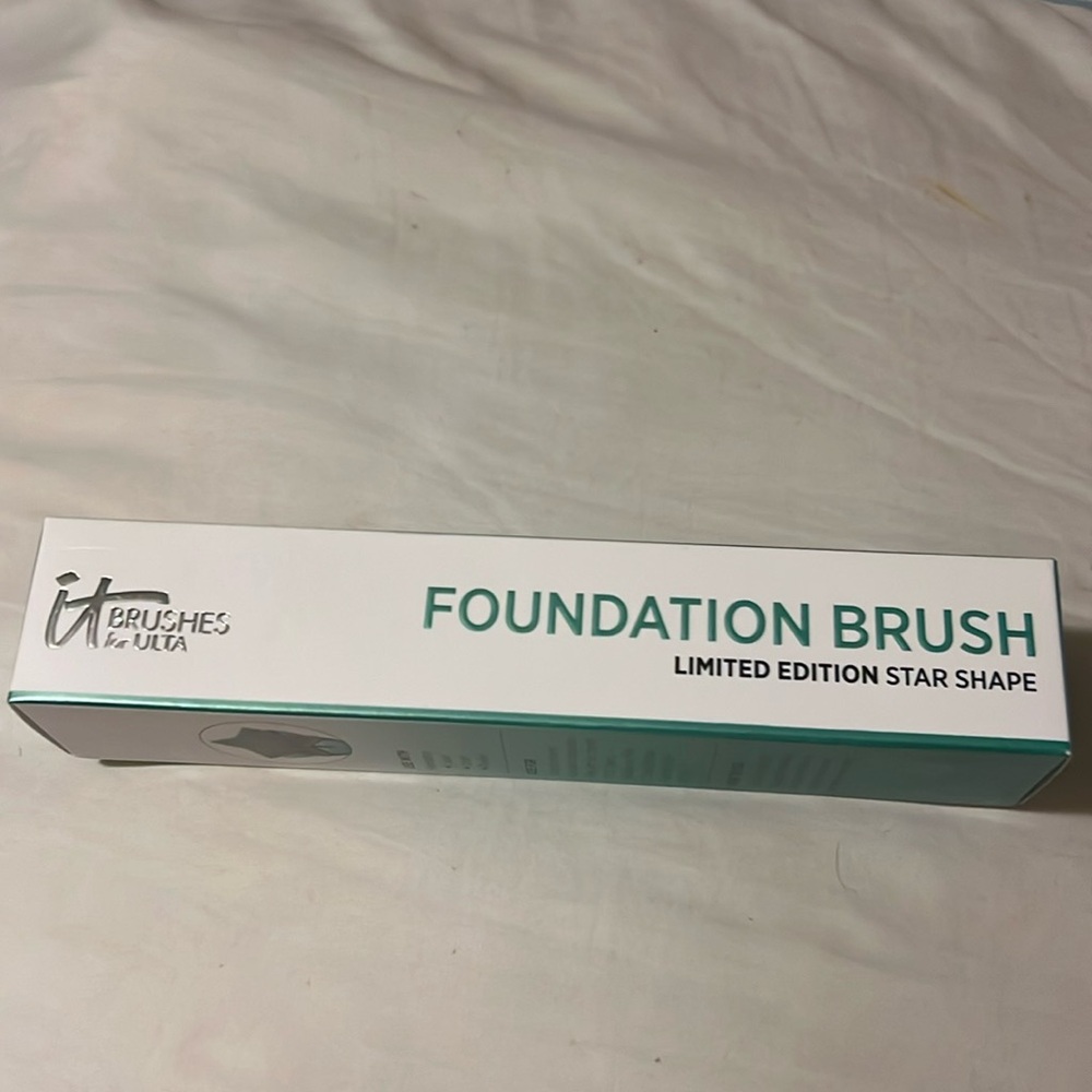 Limited Edition star shape foundation brush